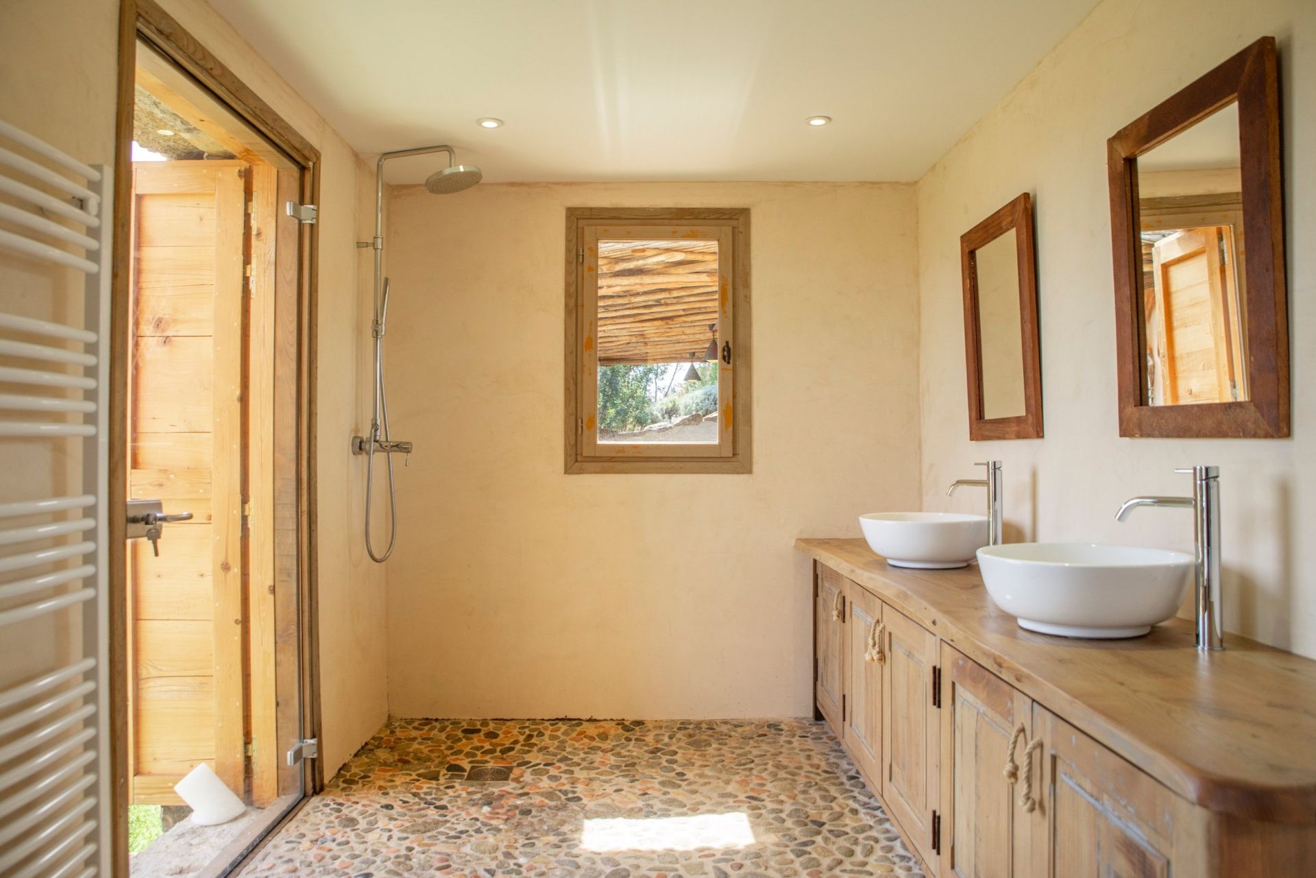 villa de luxe 6 Pièces en location saisonnière sur PORTO VECCHIO (20137)