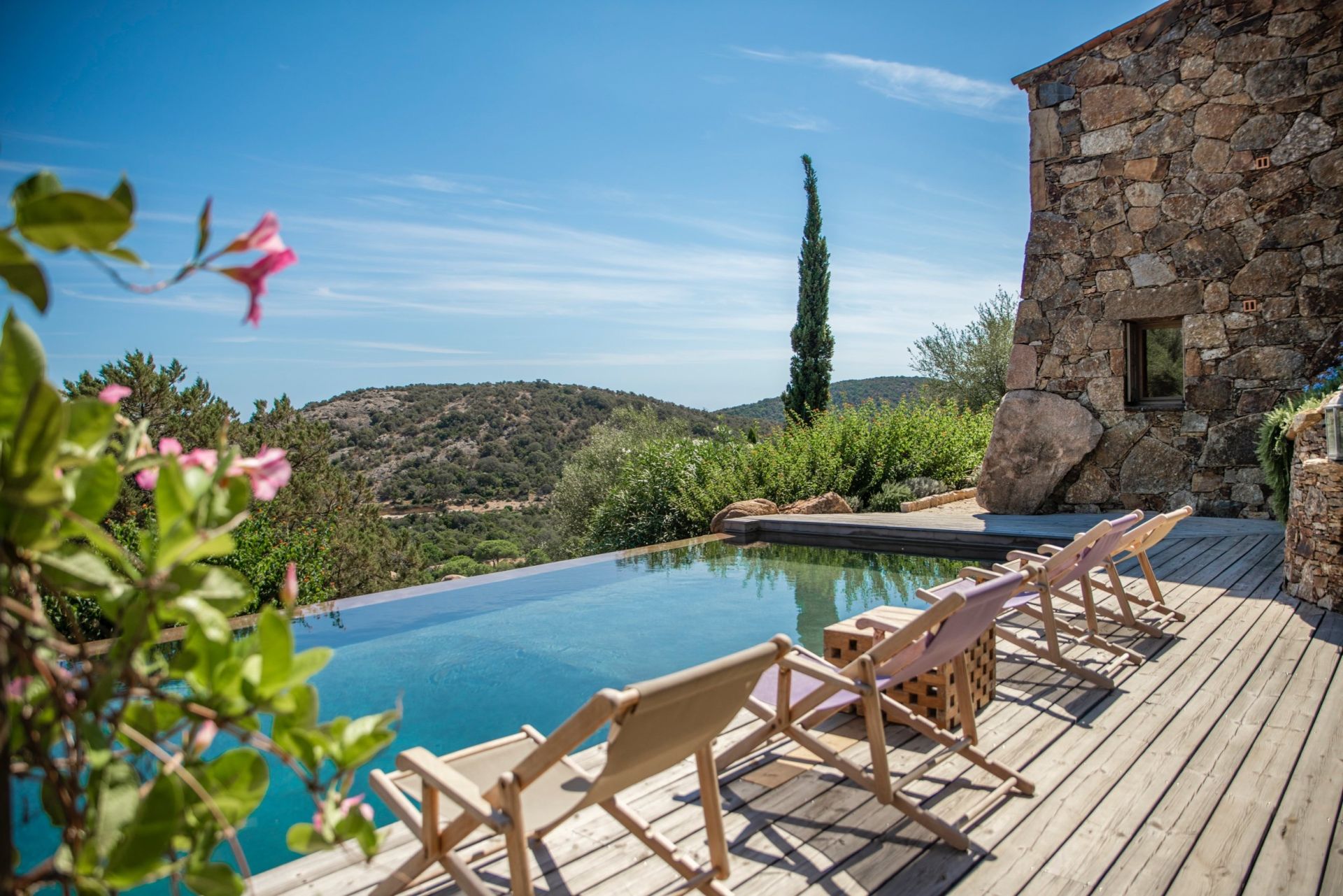 villa de luxe 5 Pièces en location saisonnière sur PORTO VECCHIO (20137)
