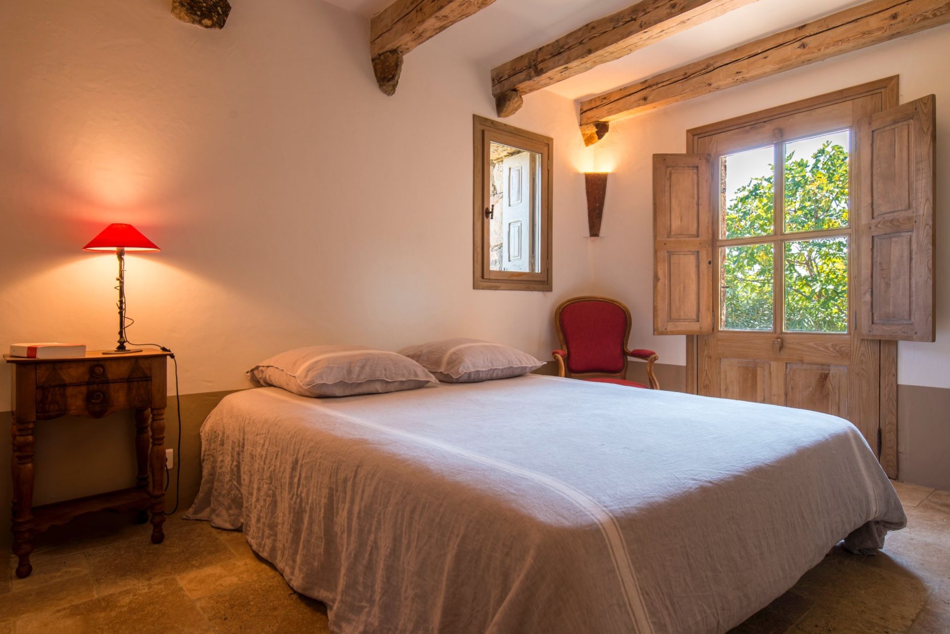 villa de luxe 5 Pièces en location saisonnière sur PORTO VECCHIO (20137)