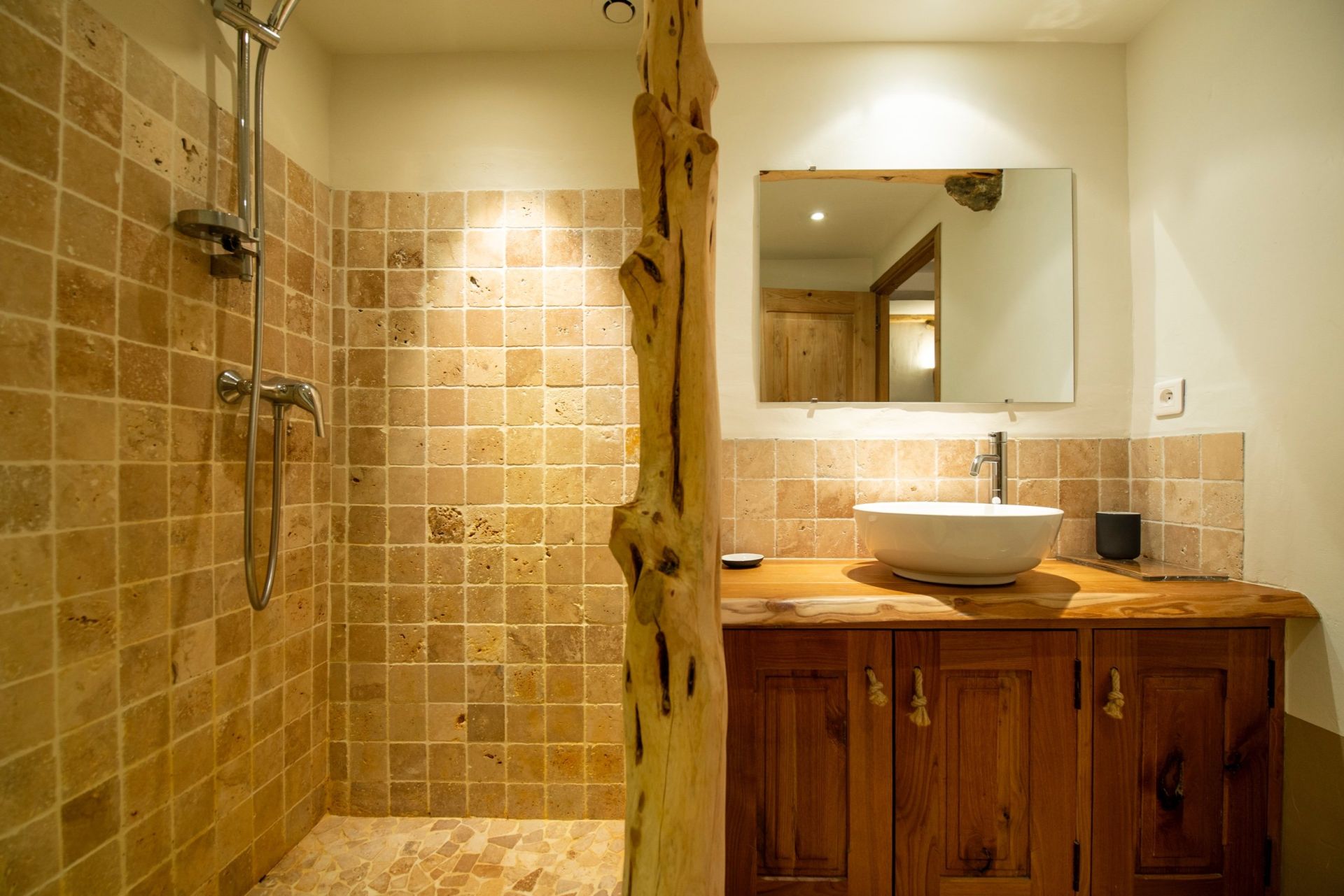 villa de luxe 5 Pièces en location saisonnière sur PORTO VECCHIO (20137)