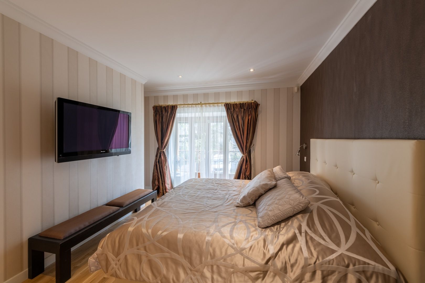 luxury apartment 6 Rooms for sale on EVIAN LES BAINS (74500)