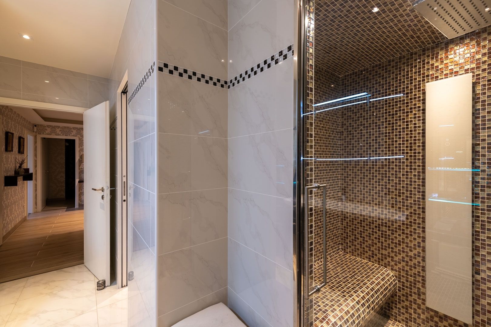 luxury apartment 6 Rooms for sale on EVIAN LES BAINS (74500)