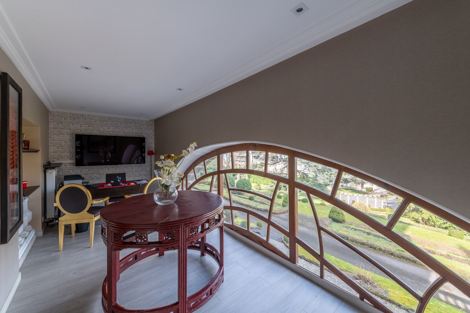 luxury apartment 6 Rooms for sale on EVIAN LES BAINS (74500)