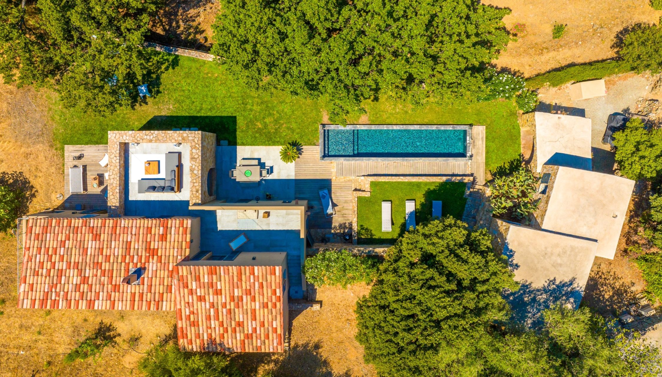 villa de luxe 6 Pièces en location saisonnière sur PIGNA (20220)