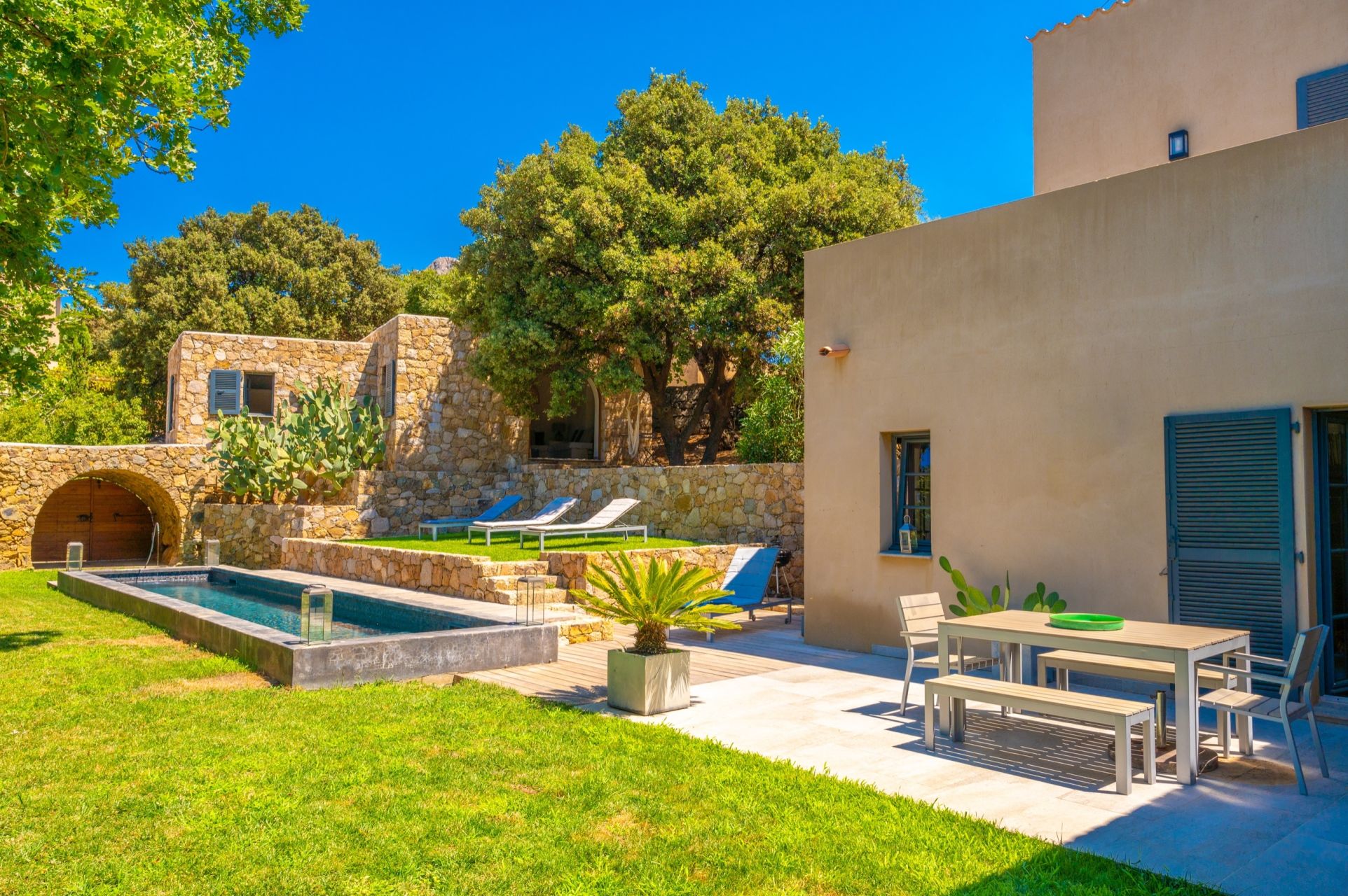 villa de luxe 6 Pièces en location saisonnière sur PIGNA (20220)