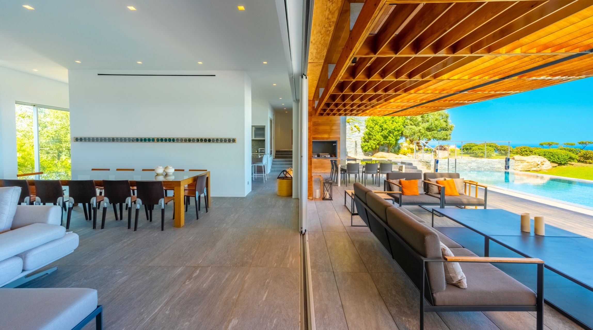 luxury villa 7 Rooms for seasonal rent on PORTO VECCHIO (20137)