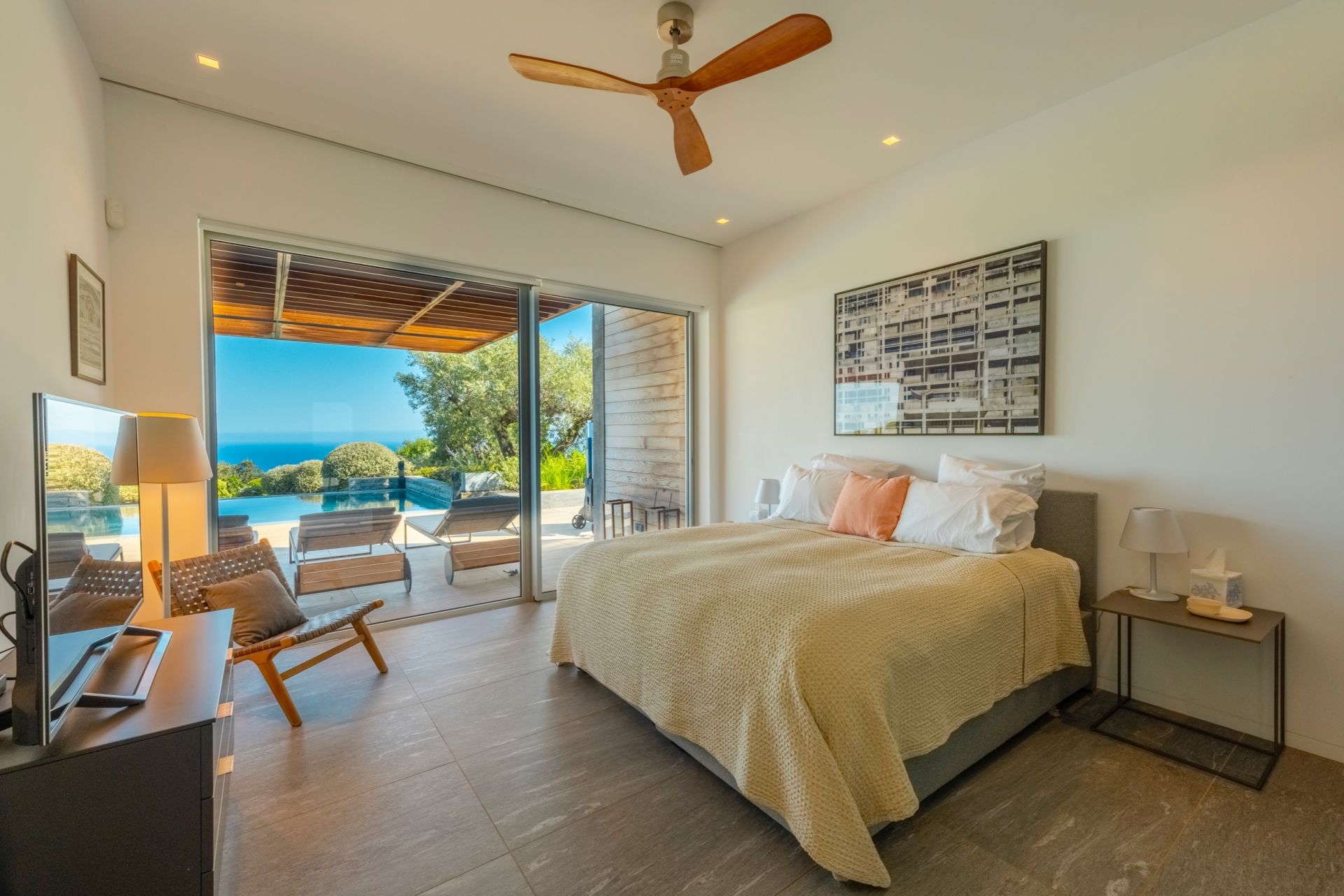 luxury villa 7 Rooms for seasonal rent on PORTO VECCHIO (20137)