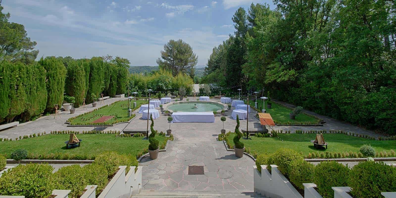 luxury house 8 Rooms for seasonal rent on AIX EN PROVENCE (13090)