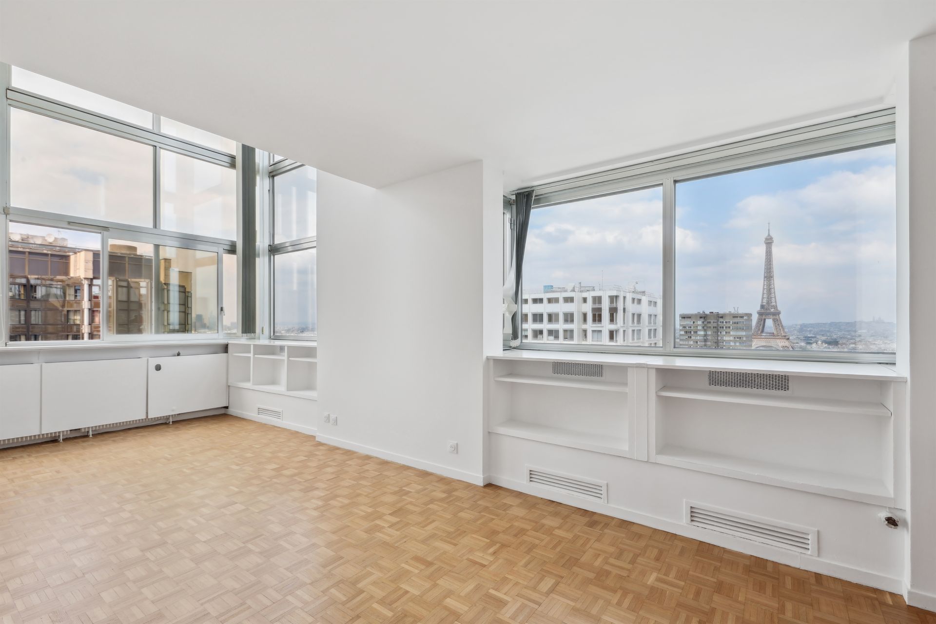 luxury apartment 5 Rooms for sale on PARIS (75015)