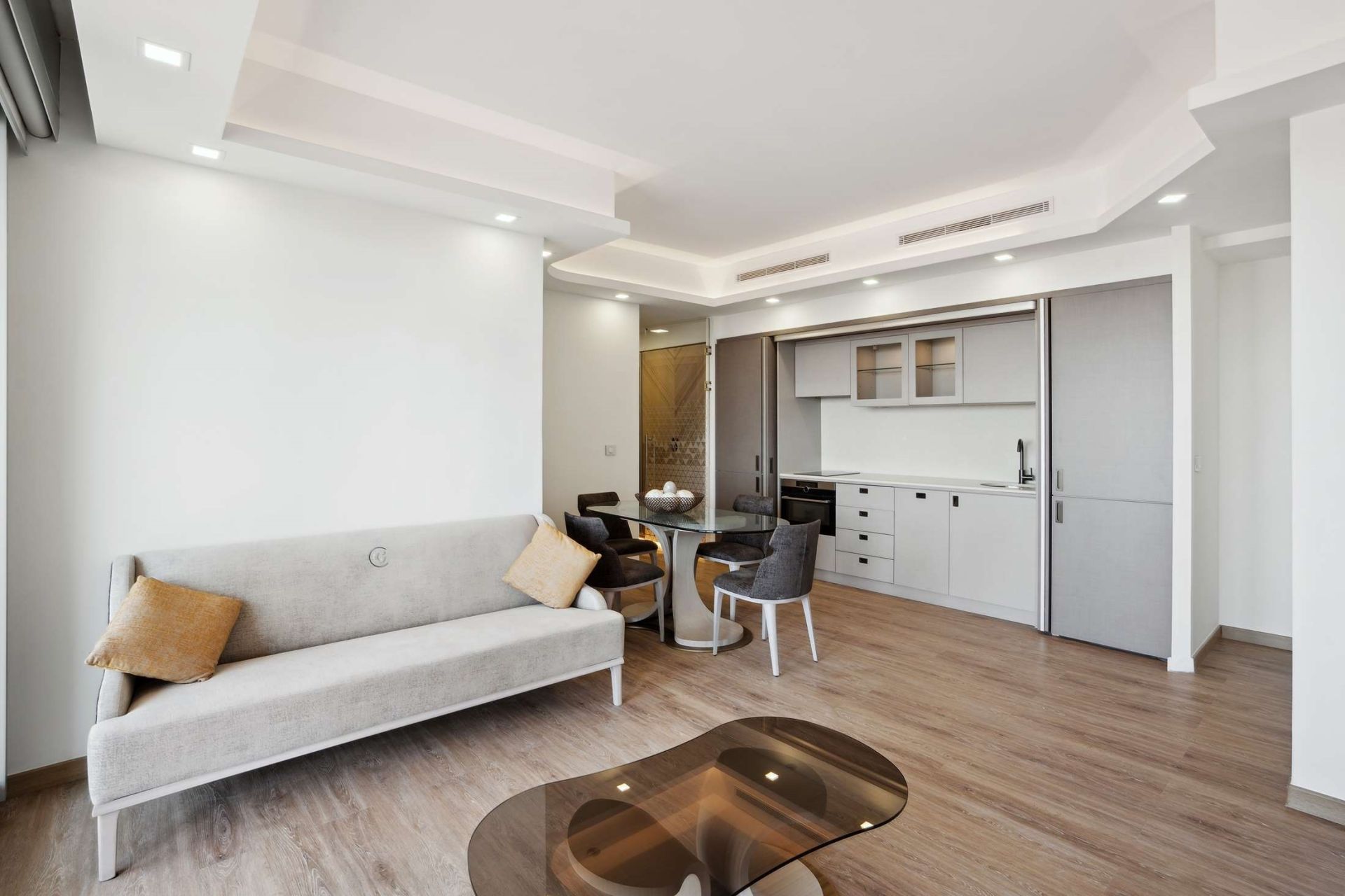 luxury apartment 3 Rooms for sale on MONACO (98000)