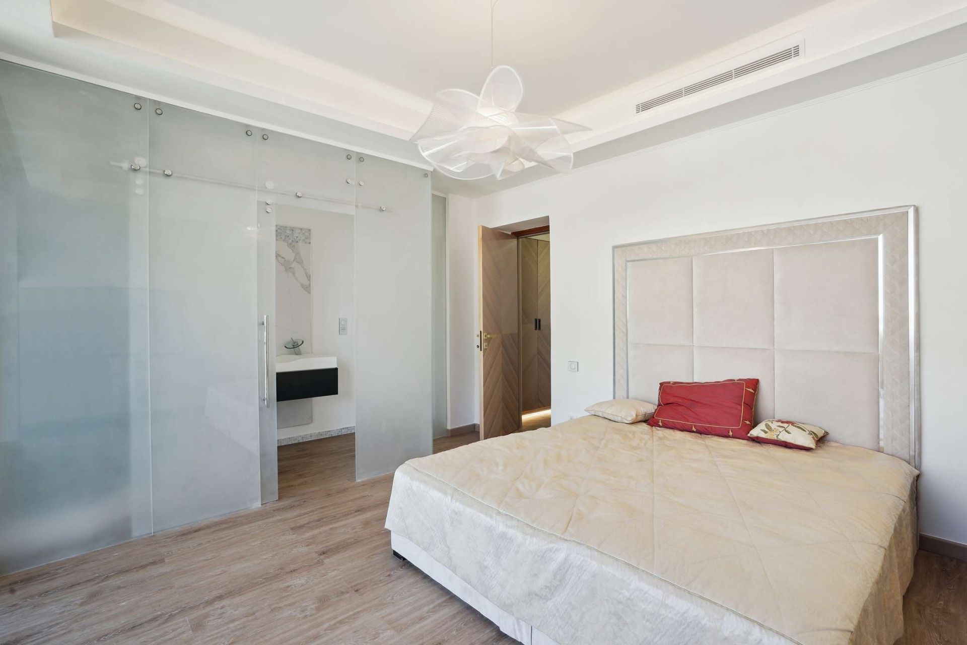 luxury apartment 3 Rooms for sale on MONACO (98000)