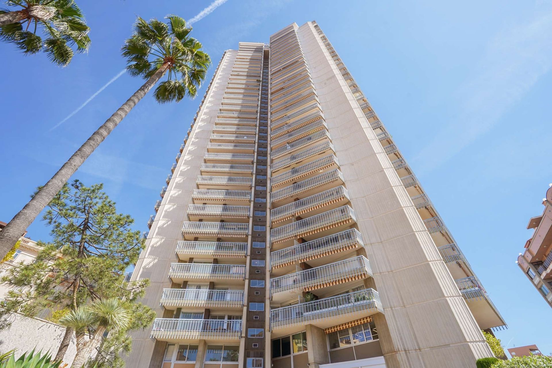 luxury apartment 3 Rooms for sale on MONACO (98000)