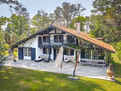 Sale Luxury house Mouguerre 8 Rooms 300 m²