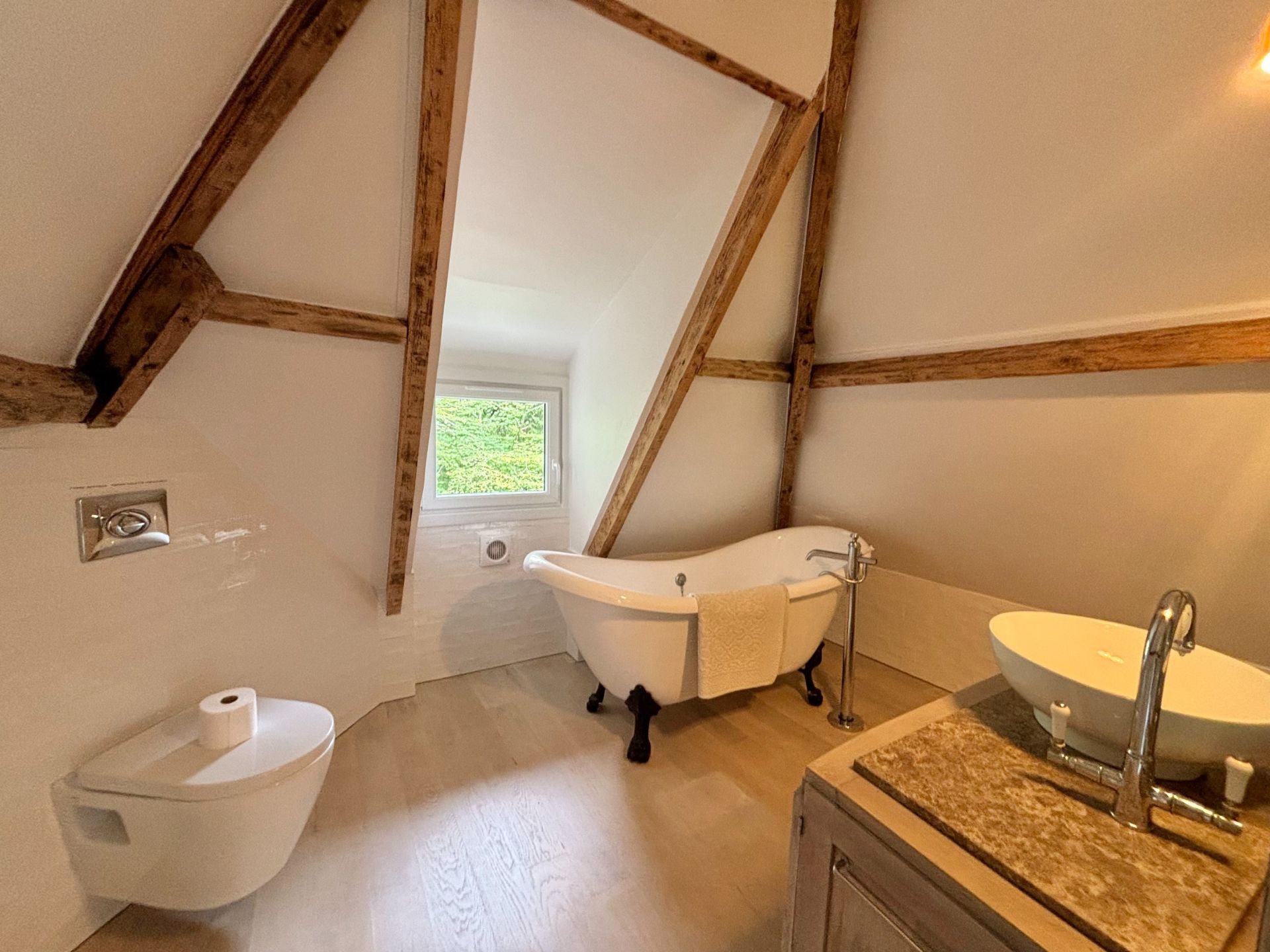 chaumière de luxe 5 Pièces en location saisonnière sur BONNEBOSQ (14340)