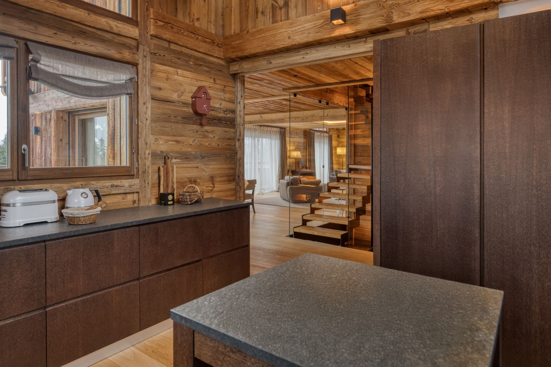 luxury chalet 10 Rooms for seasonal rent on MEGEVE (74120)