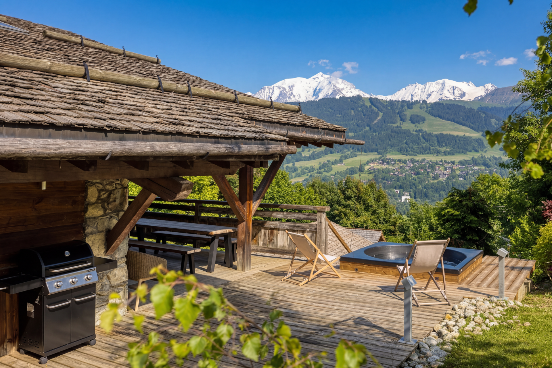 luxury chalet 8 Rooms for seasonal rent on MEGEVE (74120)