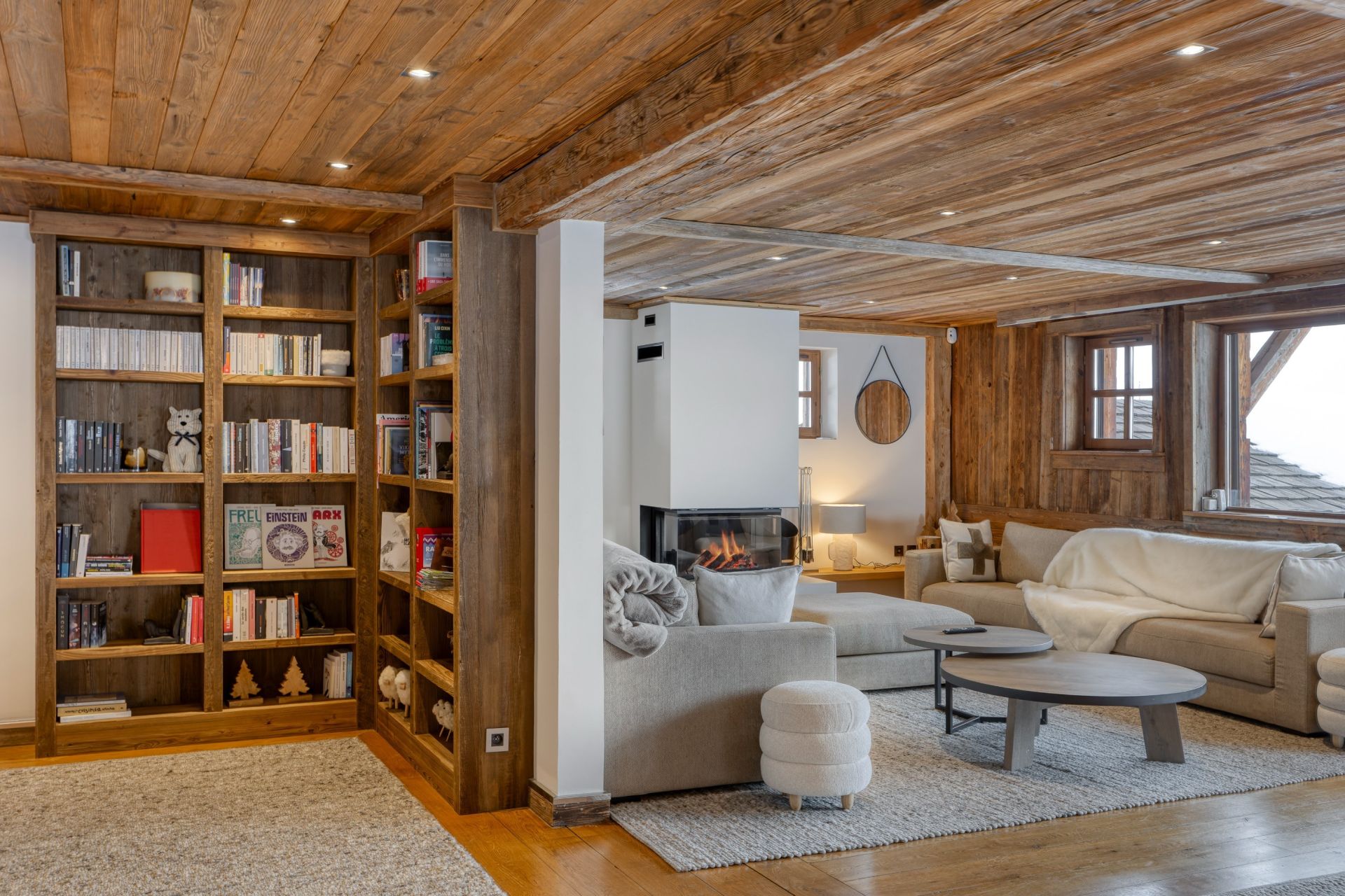 luxury chalet 8 Rooms for seasonal rent on MEGEVE (74120)