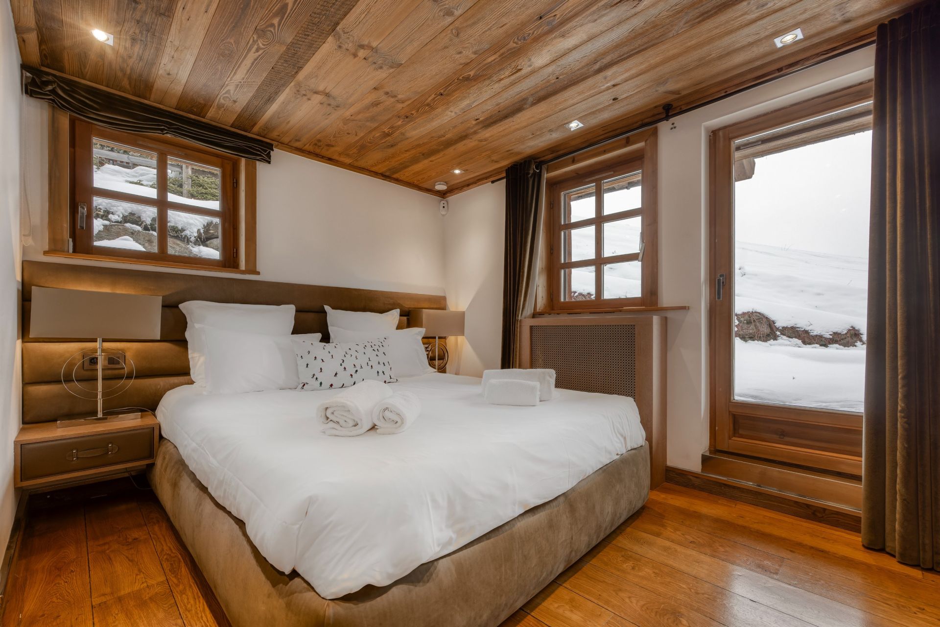 luxury chalet 8 Rooms for seasonal rent on MEGEVE (74120)