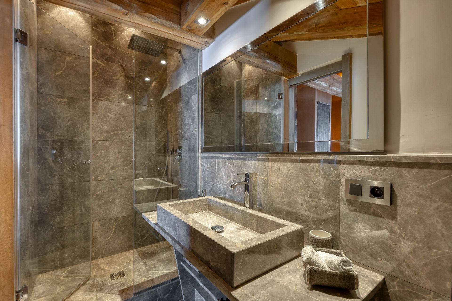 luxury chalet 8 Rooms for seasonal rent on MEGEVE (74120)