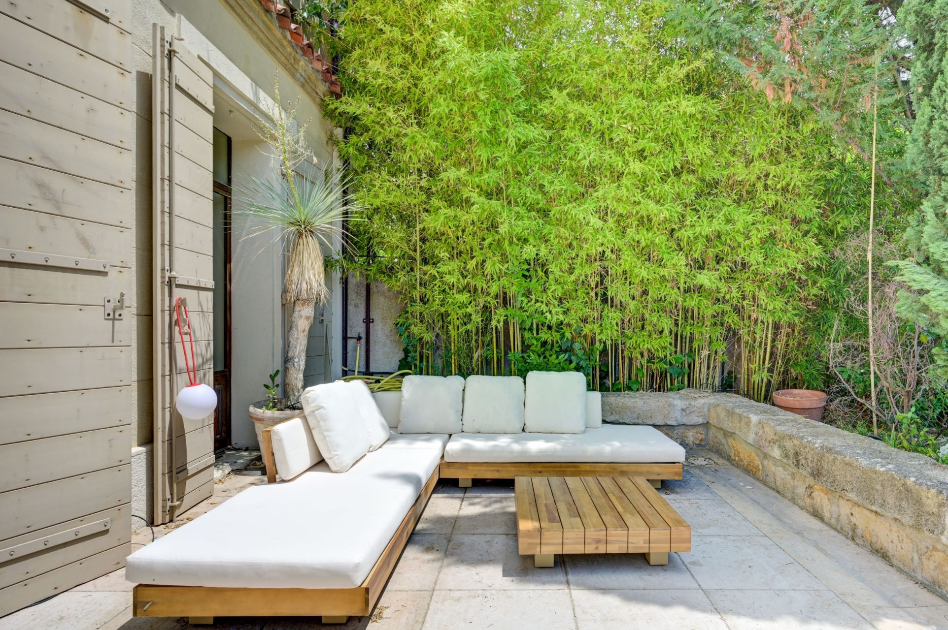 luxury house 5 Rooms for seasonal rent on AIX EN PROVENCE (13100)