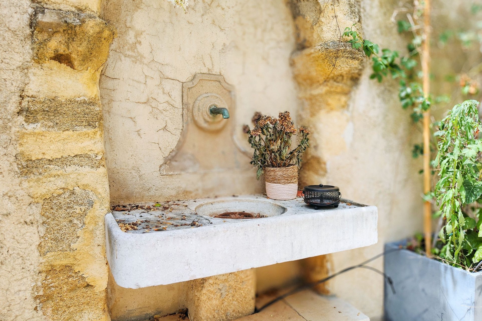 luxury house 5 Rooms for seasonal rent on AIX EN PROVENCE (13100)