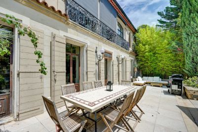 Rental Luxury house Aix-en-Provence 5 Rooms 250 m²
