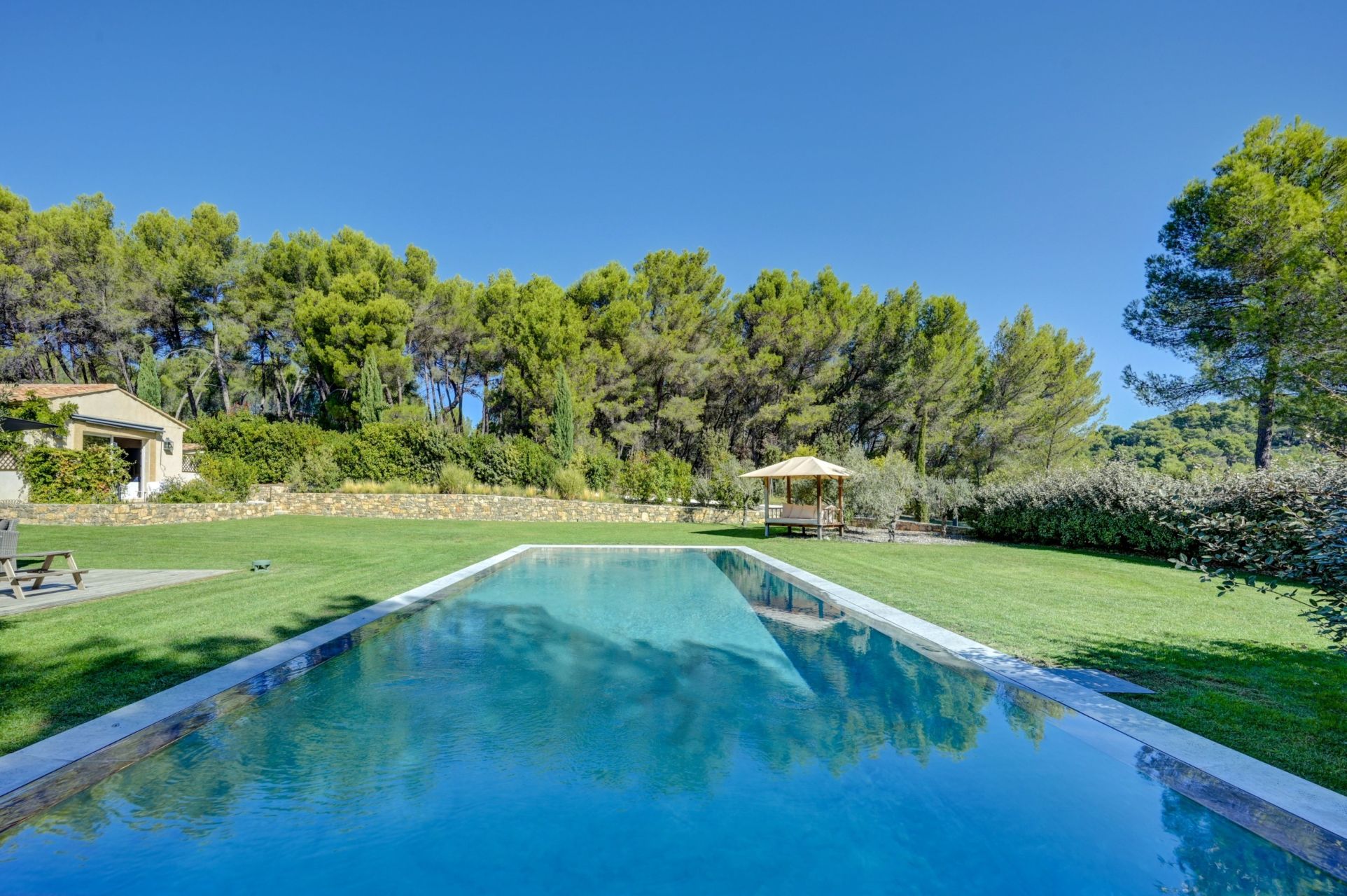 maison de luxe 8 Pièces en location saisonnière sur AIX EN PROVENCE (13100)