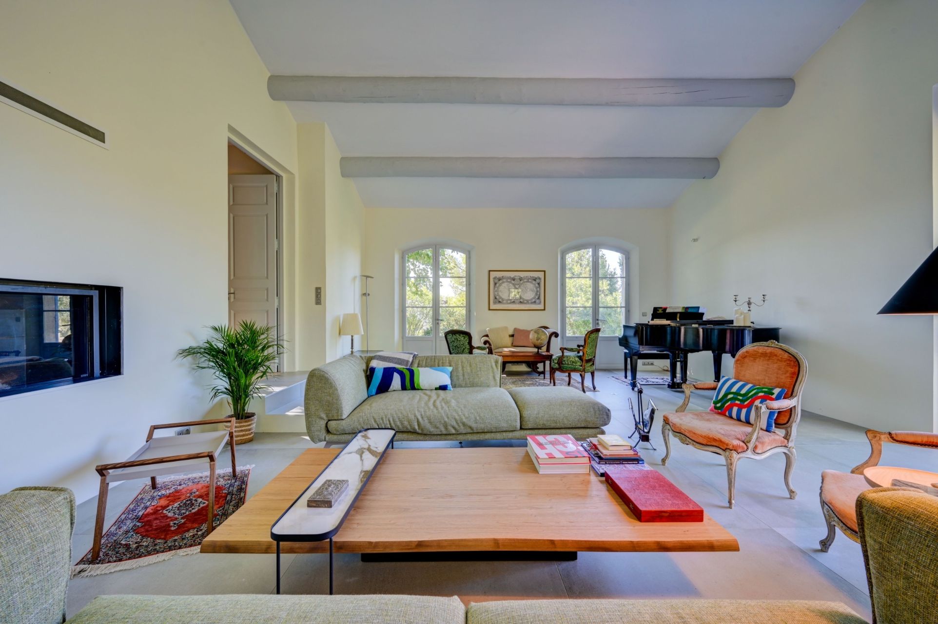 luxury house 8 Rooms for seasonal rent on AIX EN PROVENCE (13100)