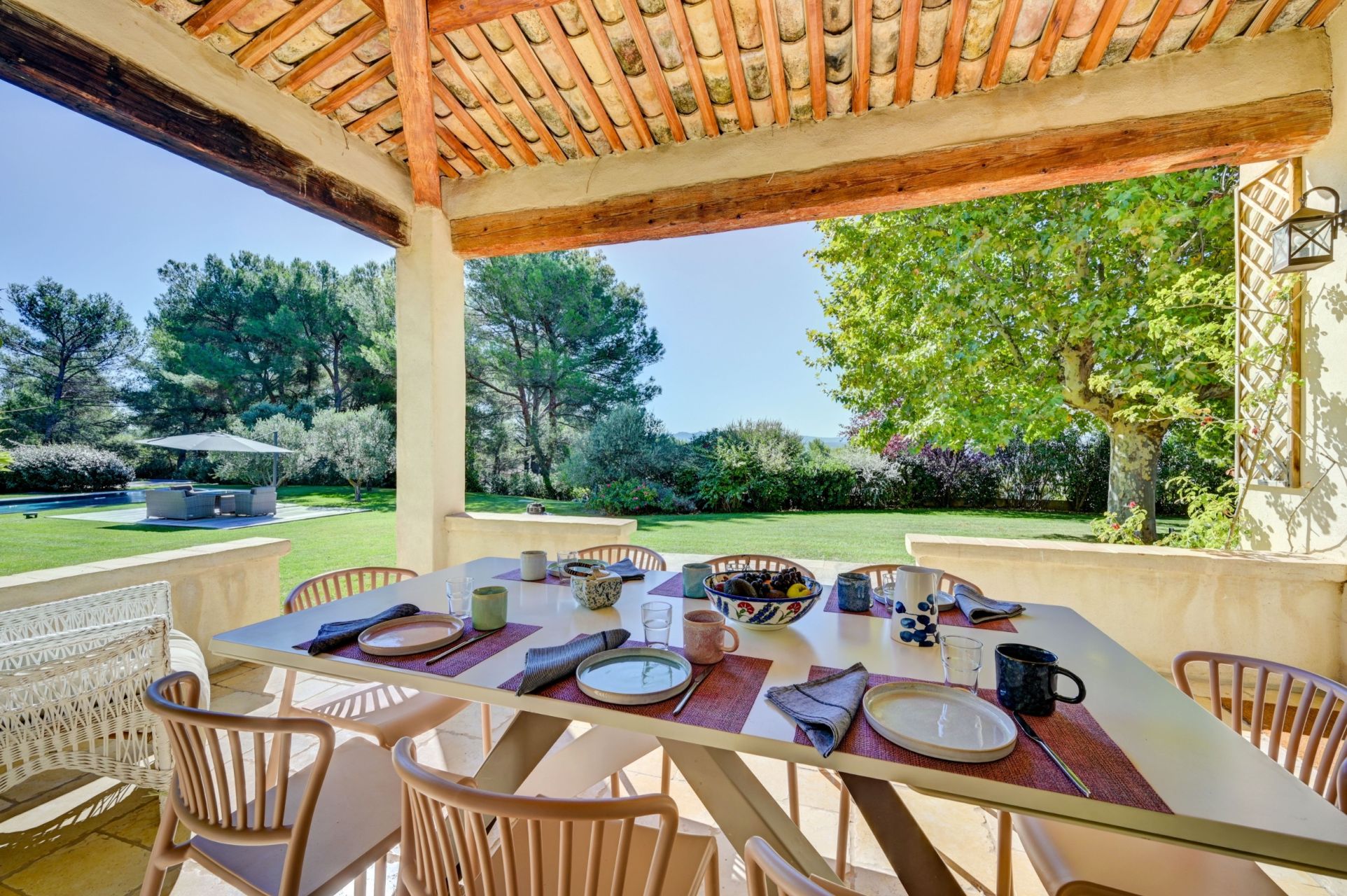 luxury house 8 Rooms for seasonal rent on AIX EN PROVENCE (13100)