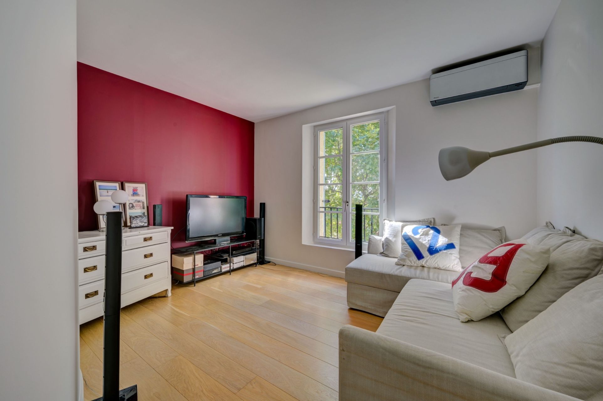 luxury house 8 Rooms for seasonal rent on AIX EN PROVENCE (13100)