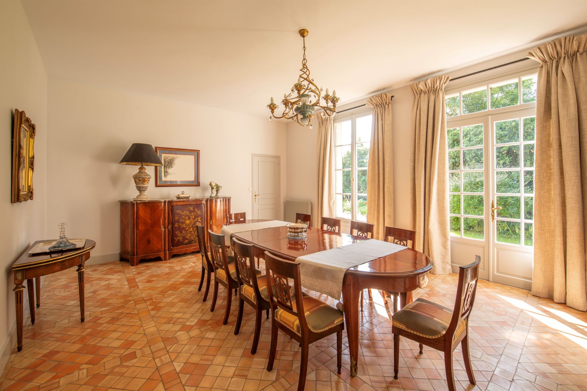 luxury property 16 Rooms for sale on ANGERS (49000)