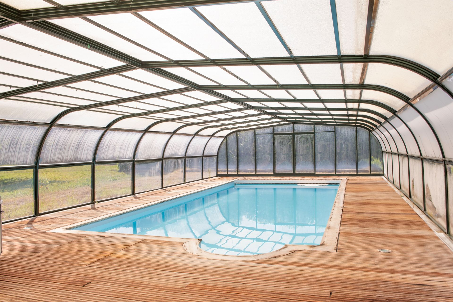 luxury property 16 Rooms for sale on ANGERS (49000)