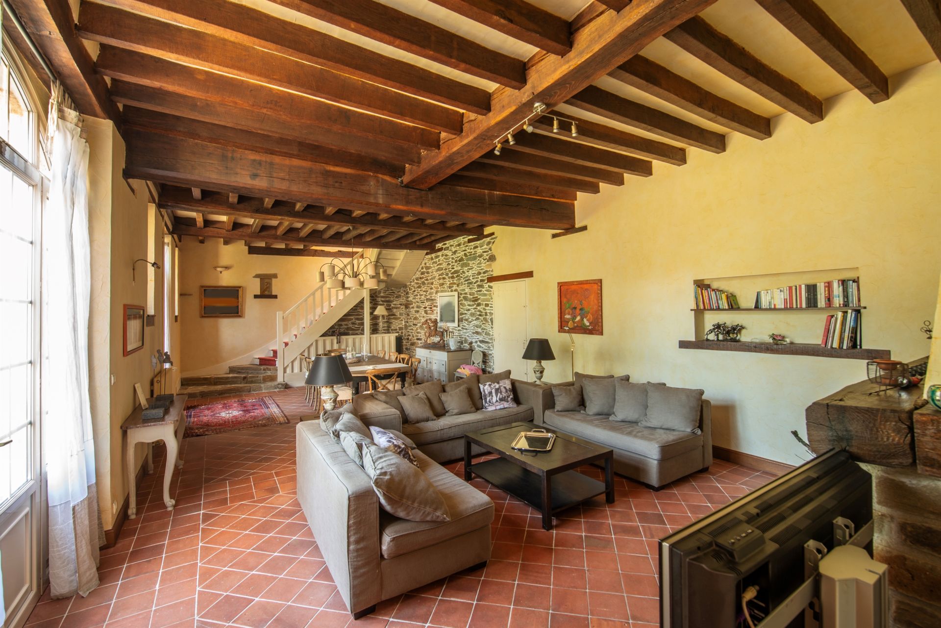 luxury property 16 Rooms for sale on ANGERS (49000)