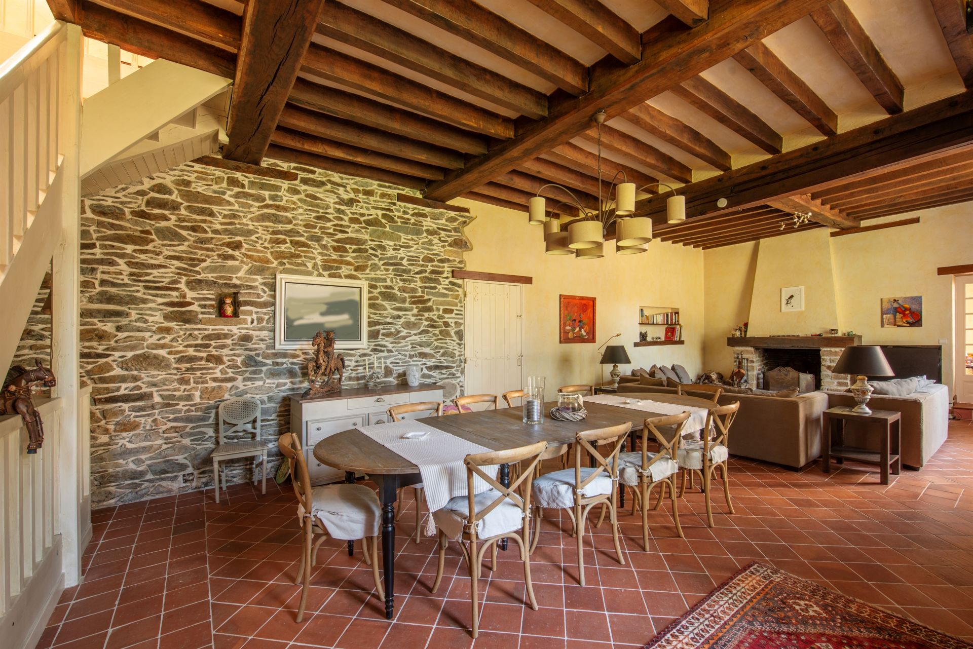 luxury property 16 Rooms for sale on ANGERS (49000)