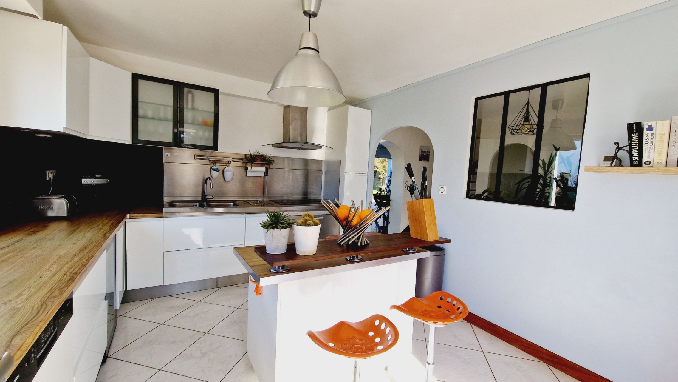 luxury villa 6 Rooms for seasonal rent on TALMONT ST HILAIRE (85440)