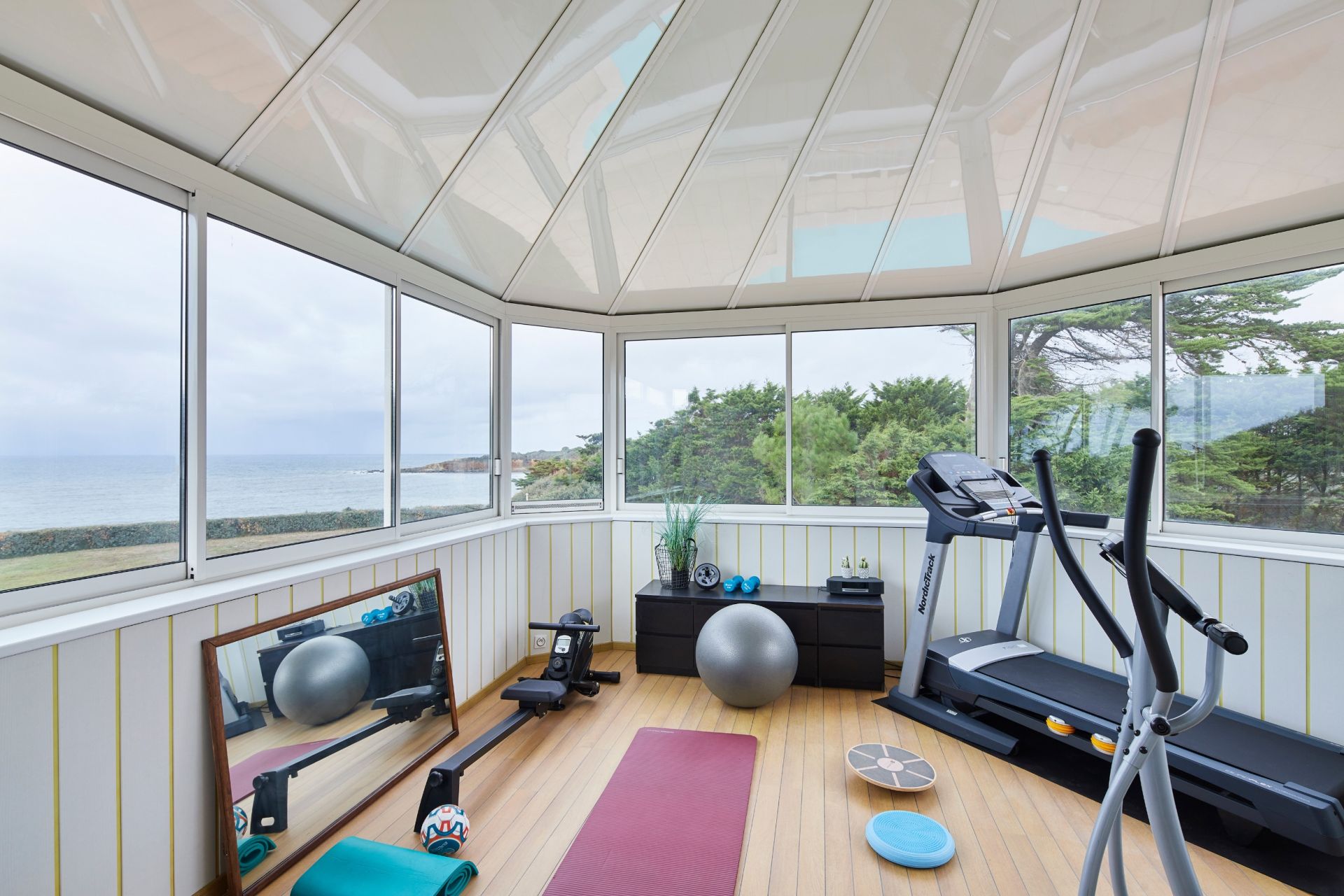 villa de luxe 6 Pièces en location saisonnière sur TALMONT ST HILAIRE (85440)