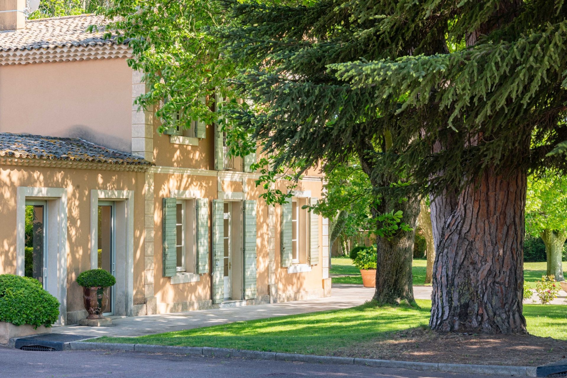 luxury property 23 Rooms for sale on AIX EN PROVENCE (13100)