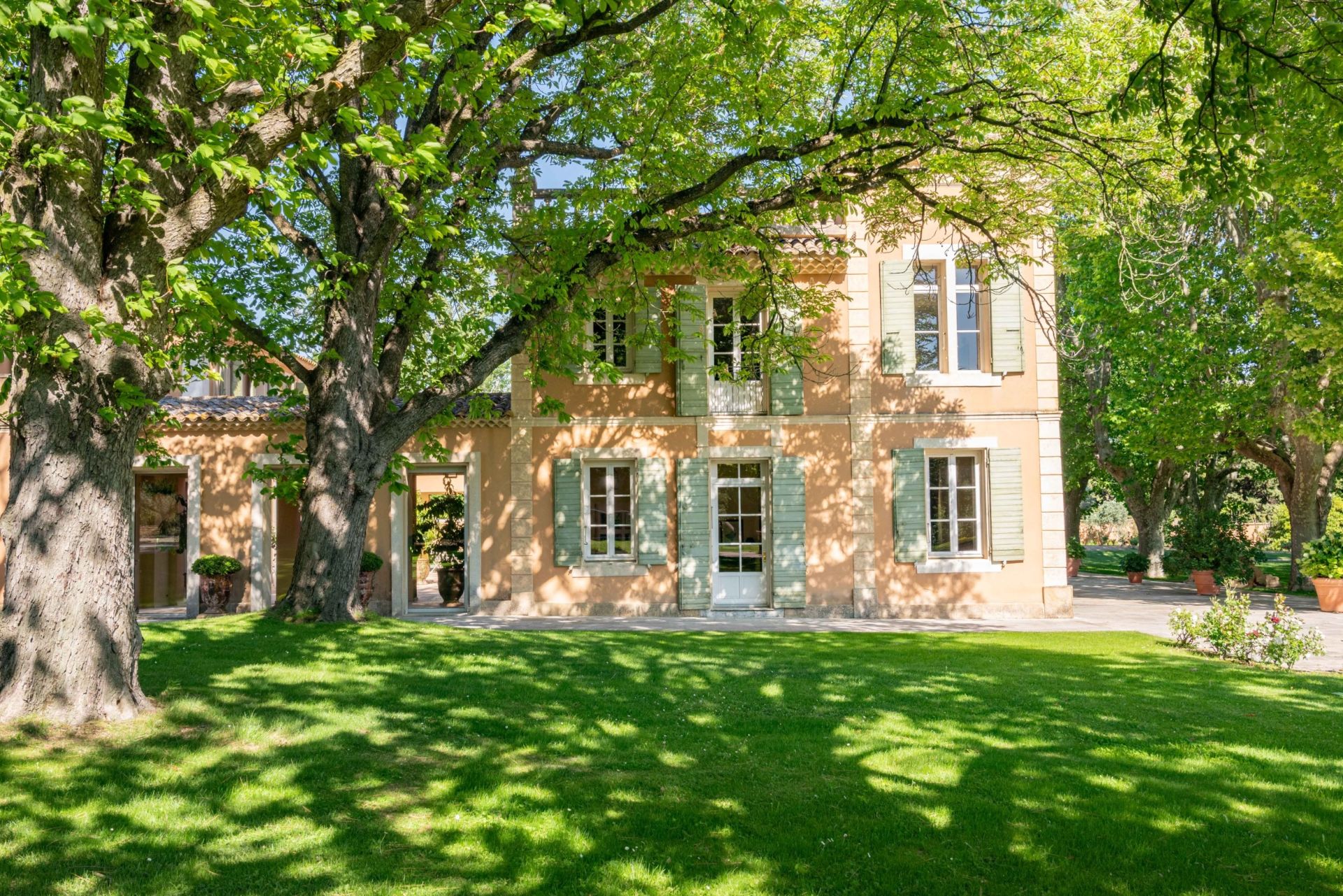 luxury property 23 Rooms for sale on AIX EN PROVENCE (13100)