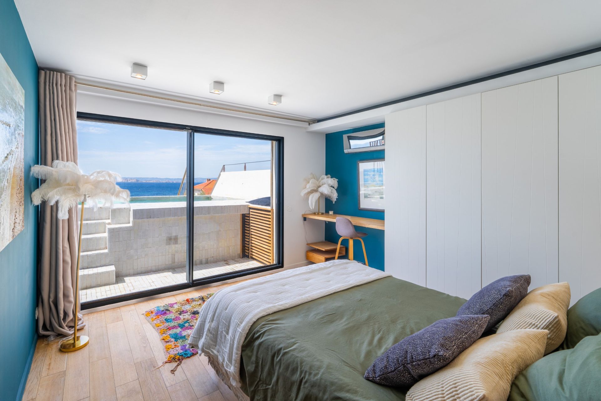 luxury house 6 Rooms for seasonal rent on MARSEILLE (13008)