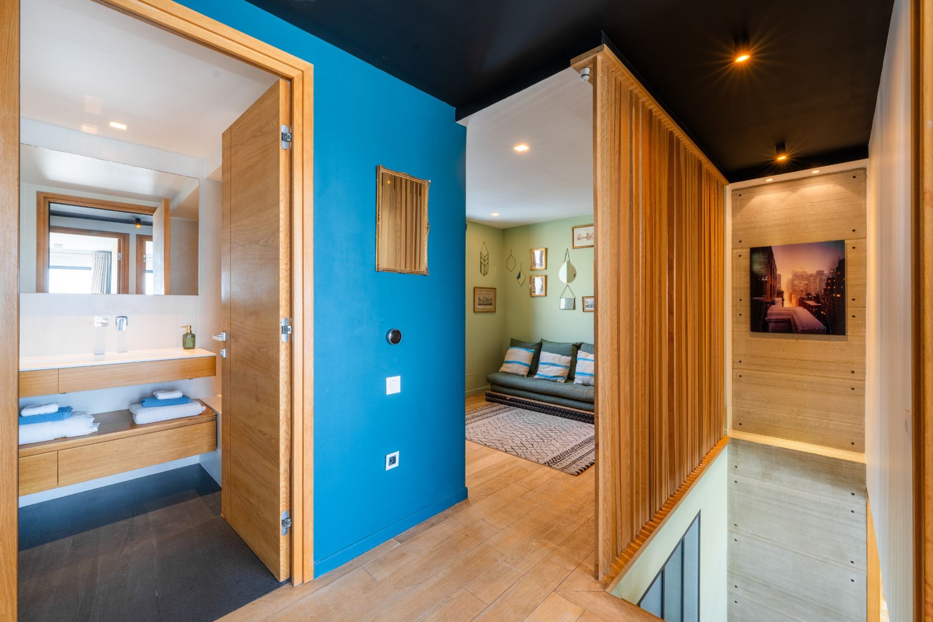 luxury house 6 Rooms for seasonal rent on MARSEILLE (13008)