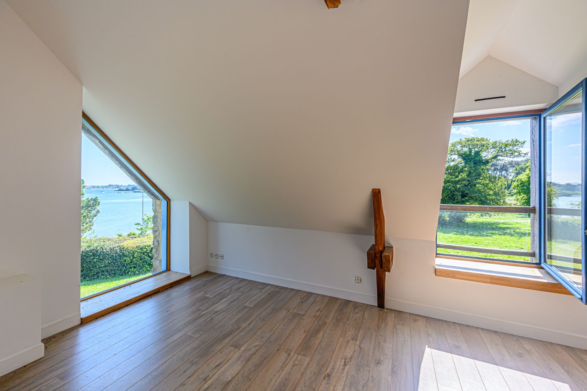 luxury house 12 Rooms for sale on ARRADON (56610)