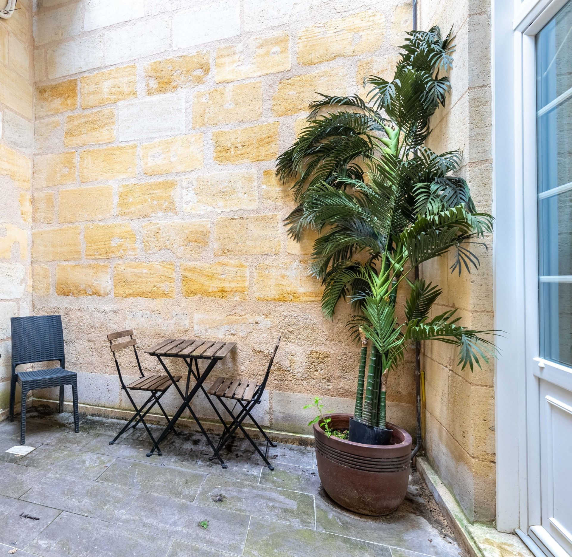 building for sale on BORDEAUX (33000)