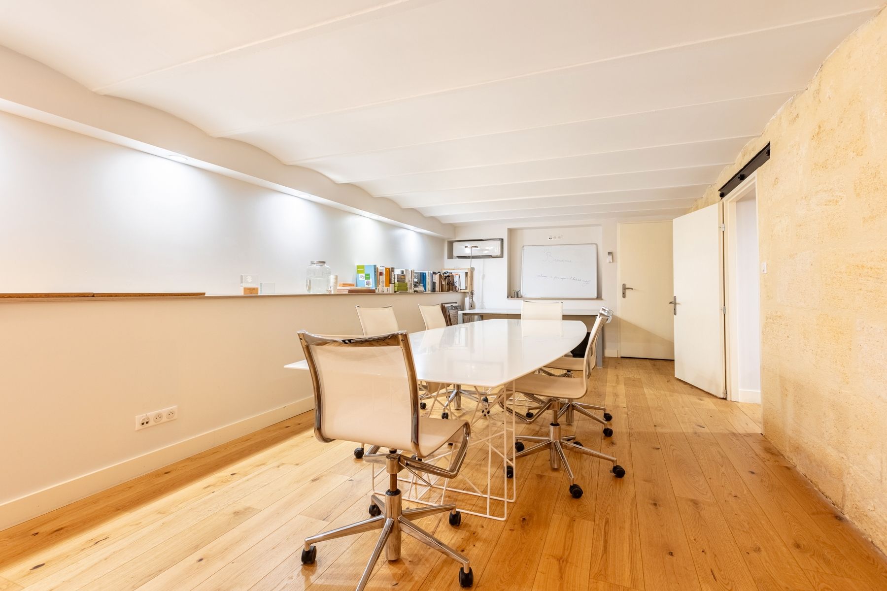 building for sale on BORDEAUX (33000)