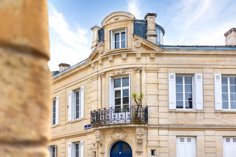 building for sale on BORDEAUX (33000)