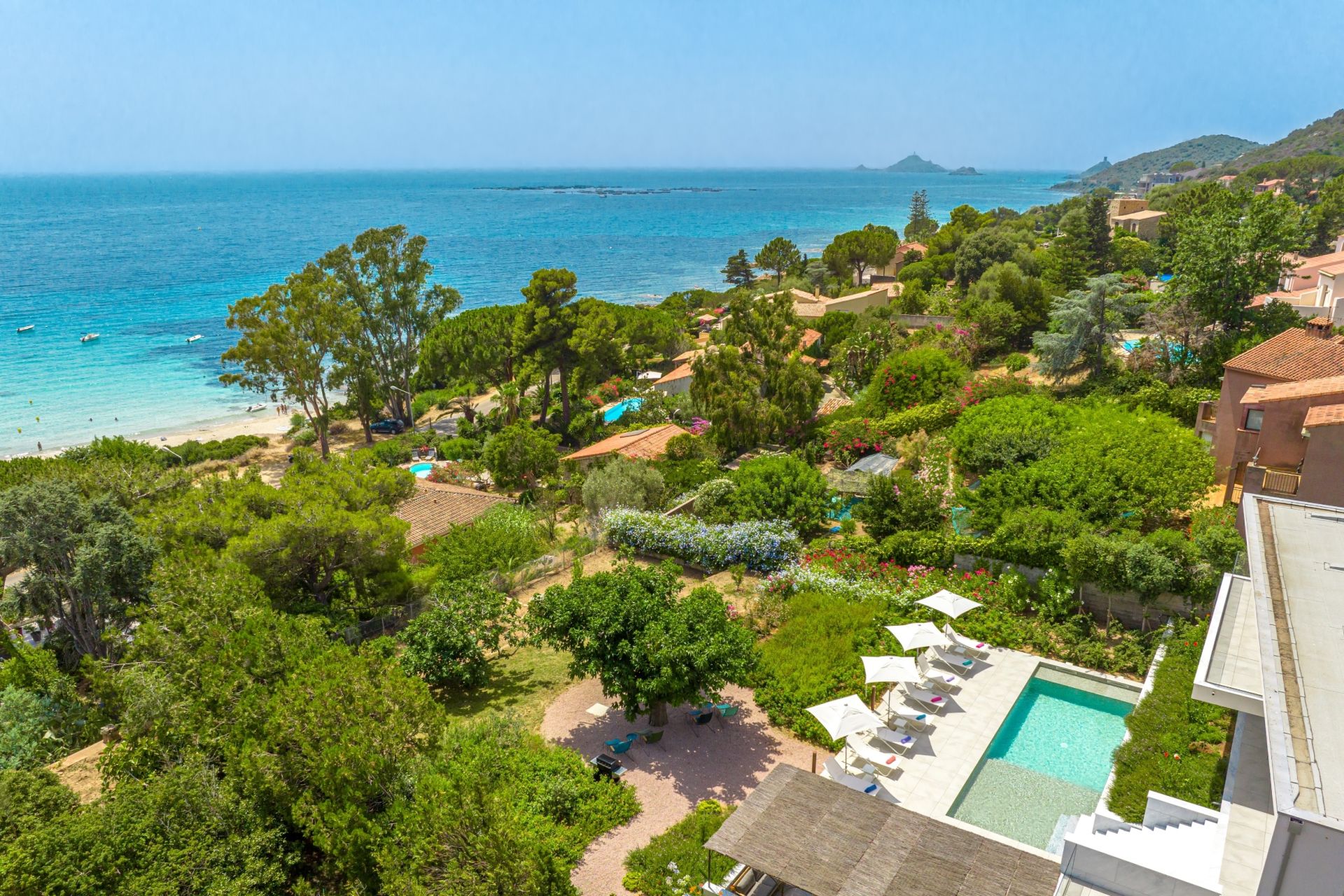 villa de luxe 6 Pièces en location saisonnière sur AJACCIO (20000)