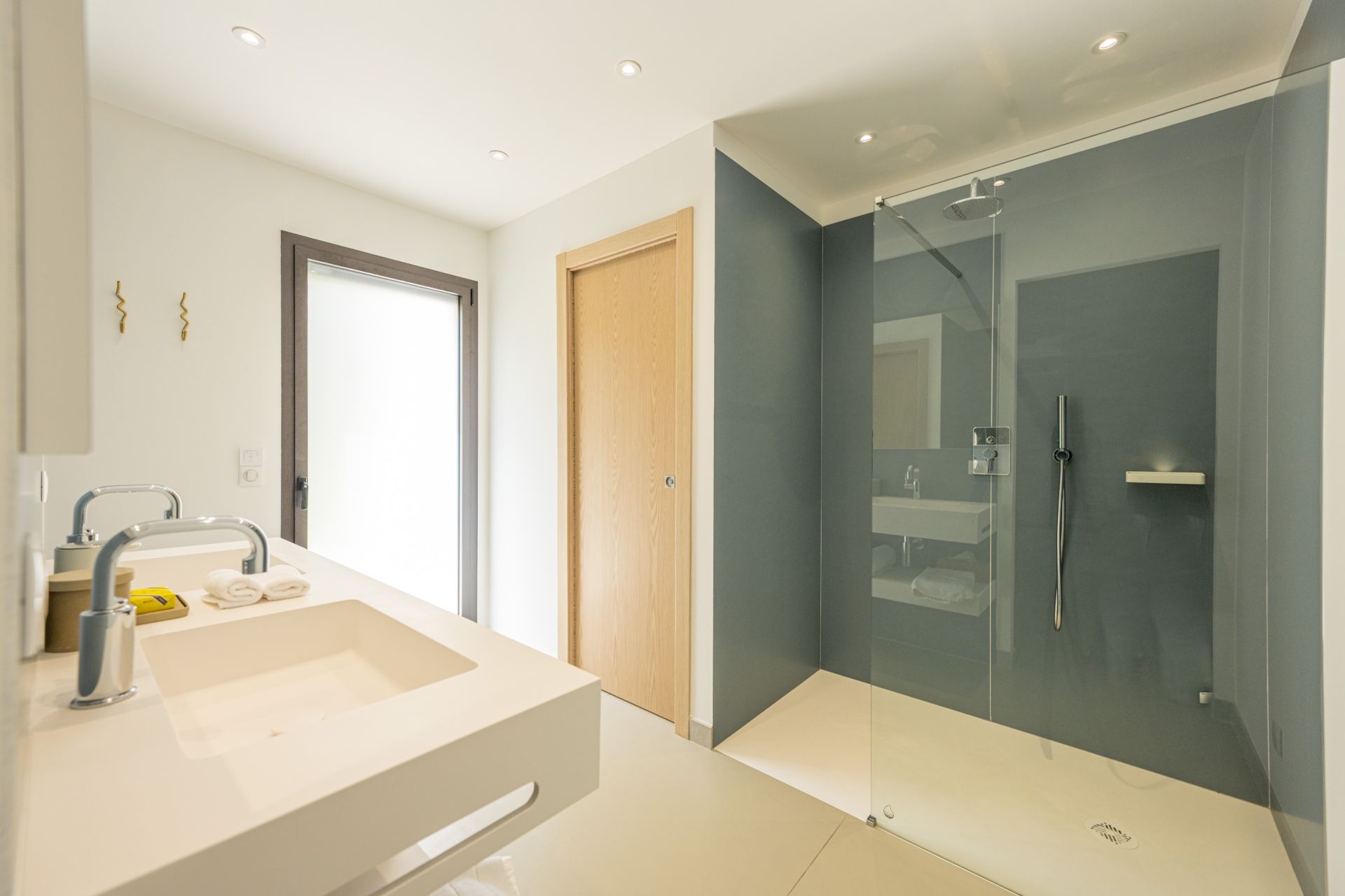 luxury villa 6 Rooms for seasonal rent on AJACCIO (20000)