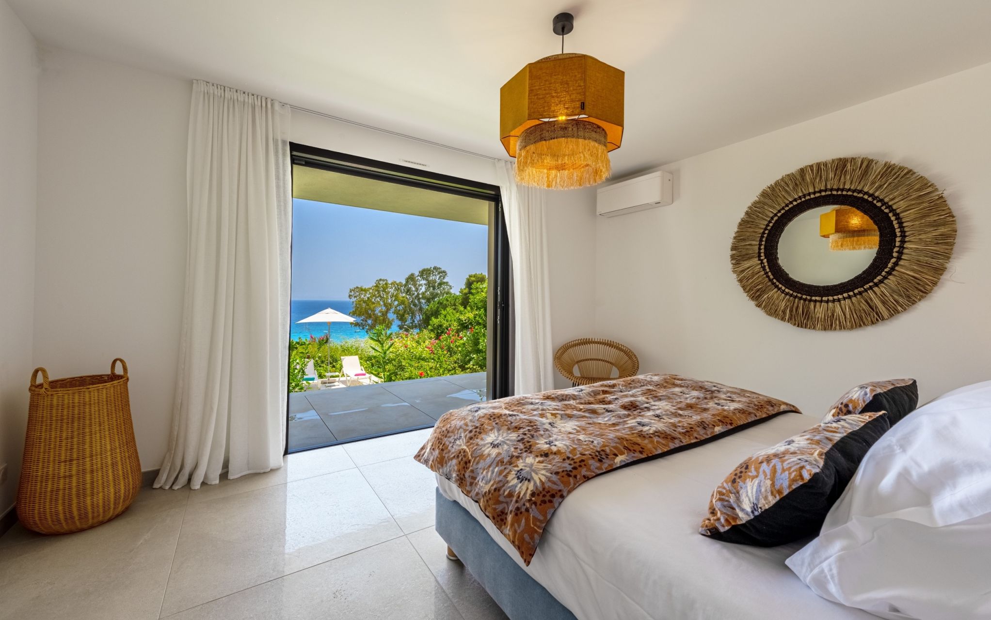 villa de luxe 6 Pièces en location saisonnière sur AJACCIO (20000)