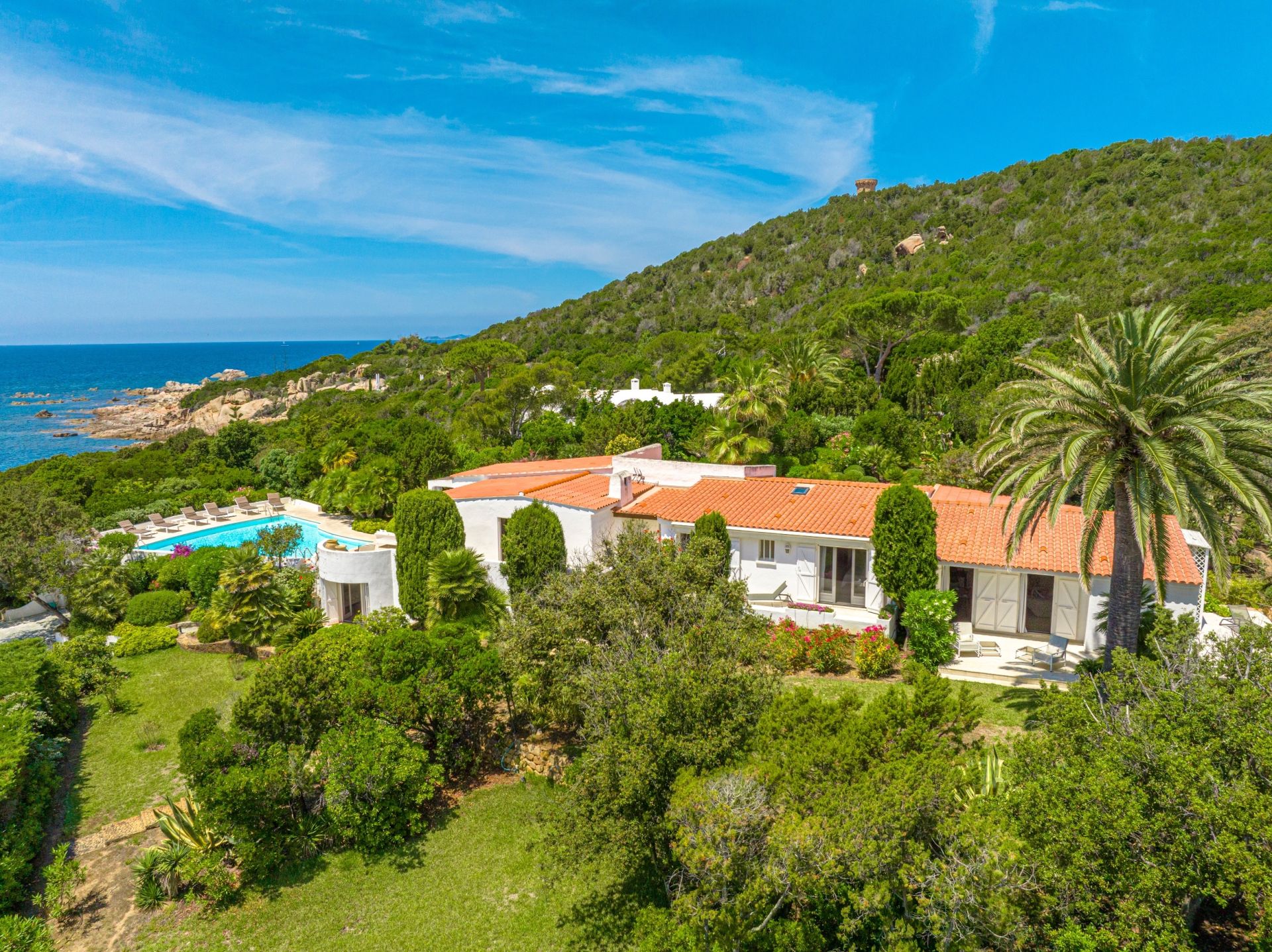 villa de luxe 7 Pièces en location saisonnière sur AJACCIO (20000)