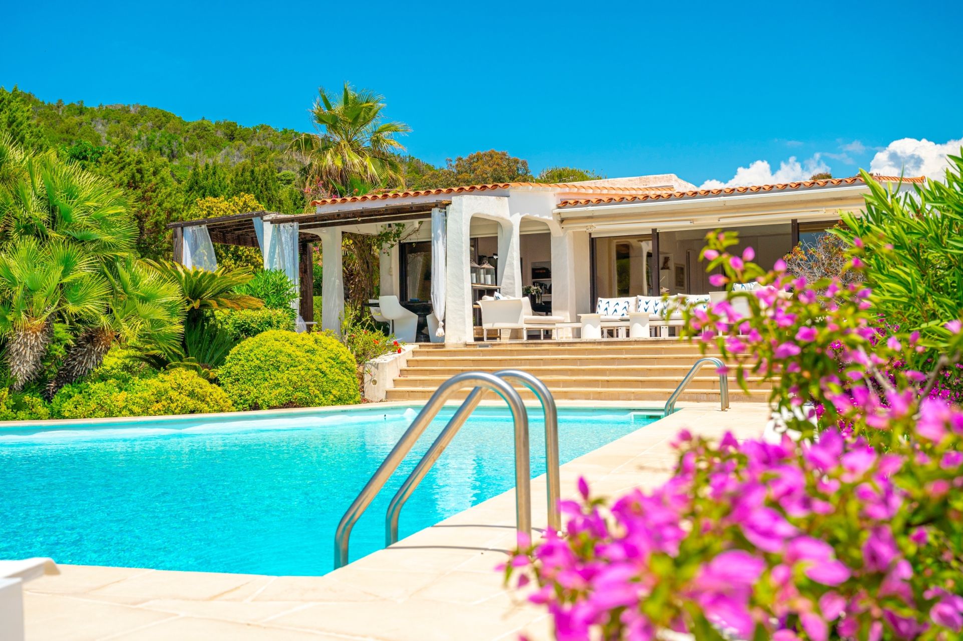 villa de luxe 7 Pièces en location saisonnière sur AJACCIO (20000)