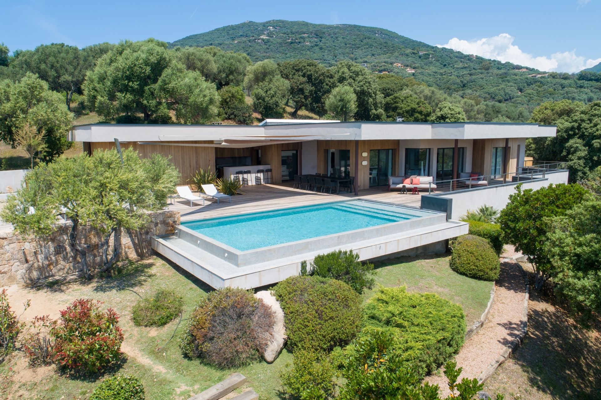 villa de luxe 6 Pièces en location saisonnière sur OLMETO (20113)